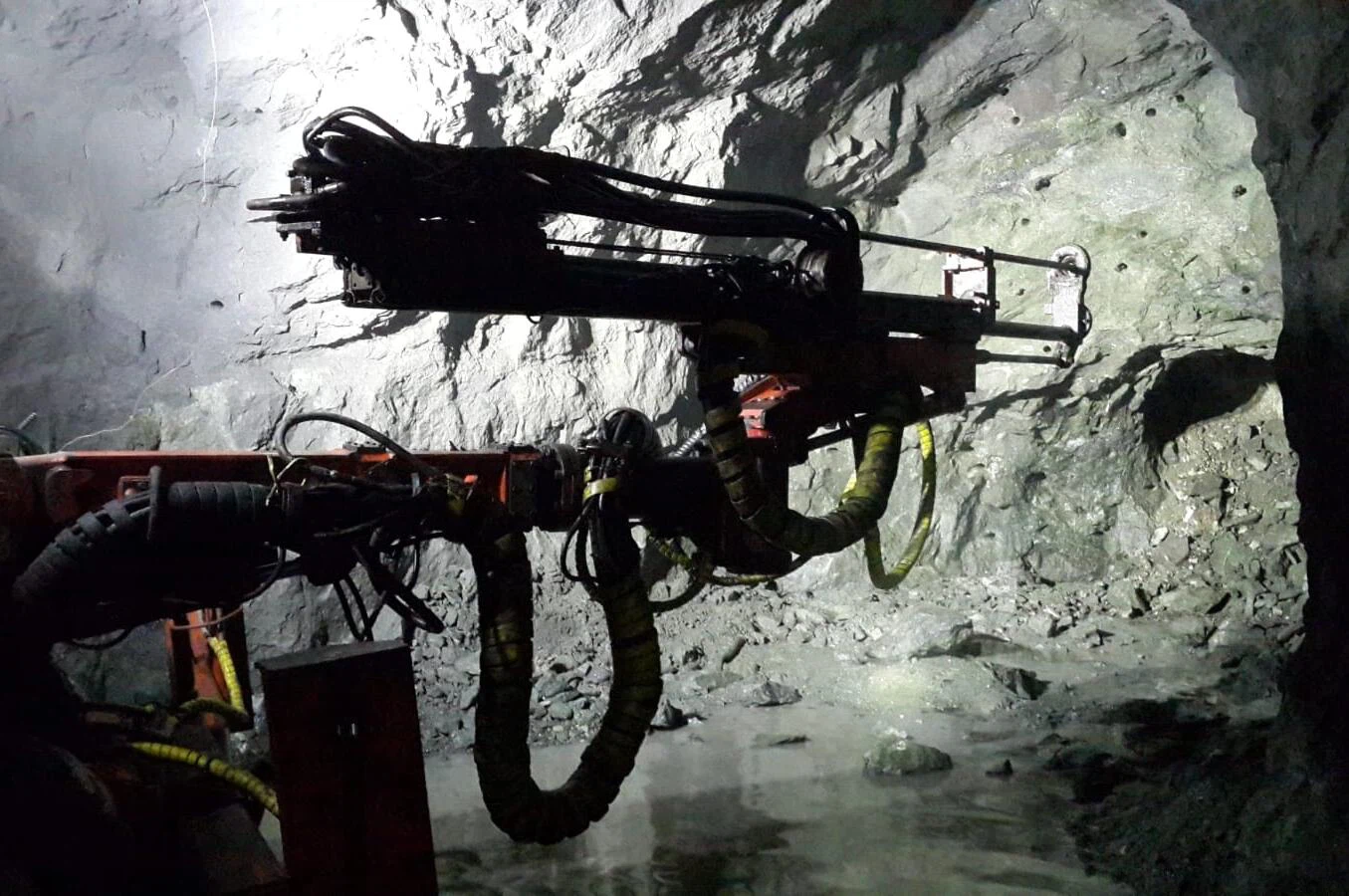 The whole internal logistics system solutions